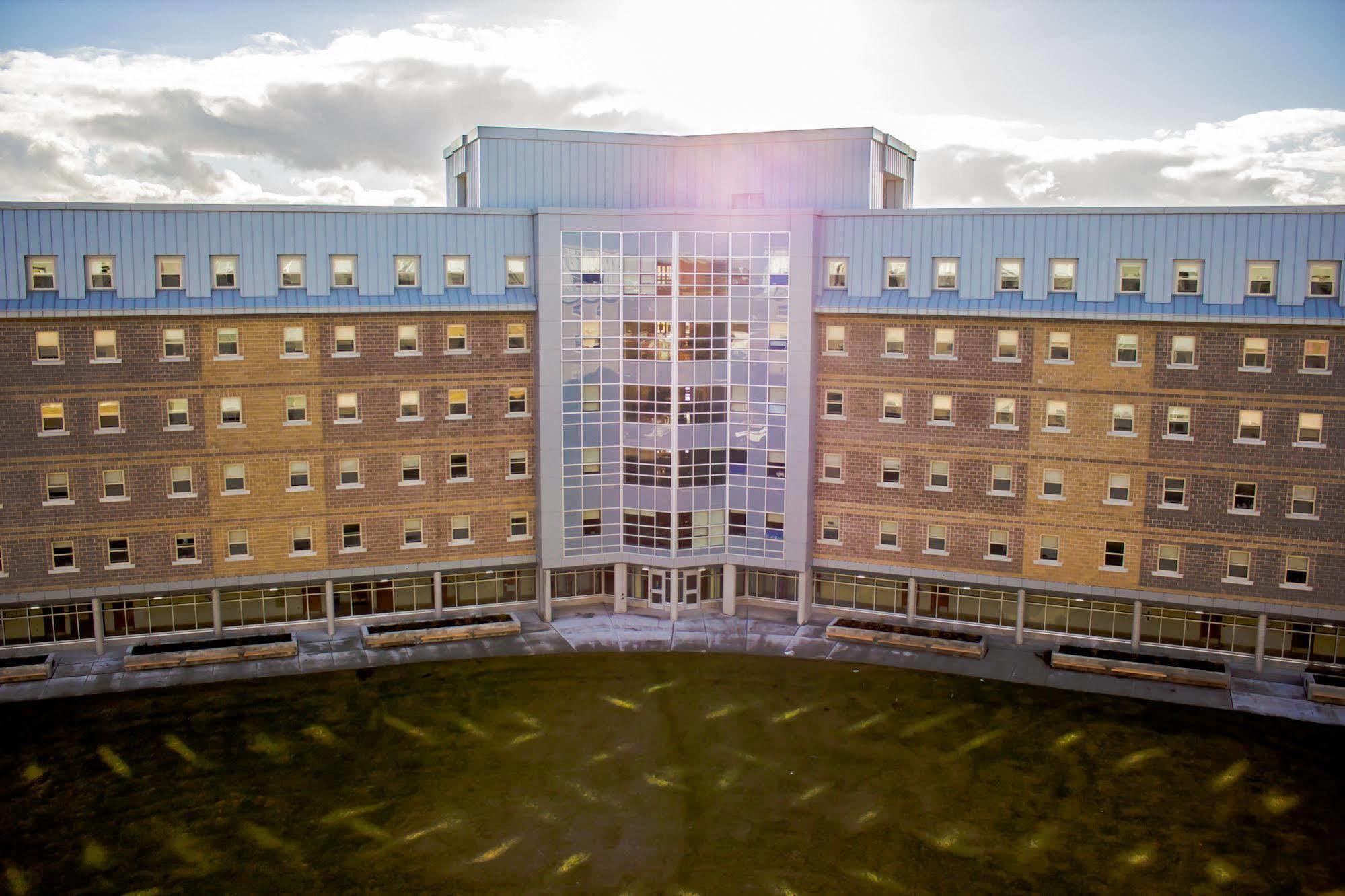 Memorial University Сент-Джонс Экстерьер фото