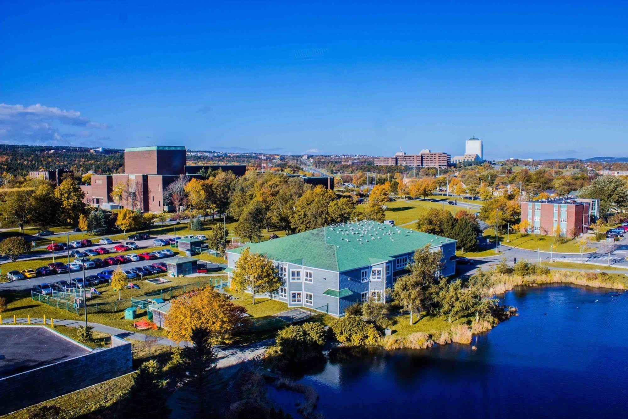 Memorial University Сент-Джонс Экстерьер фото