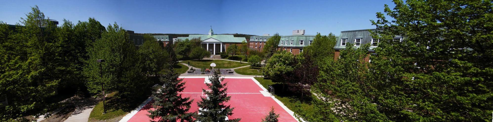 Memorial University Сент-Джонс Экстерьер фото